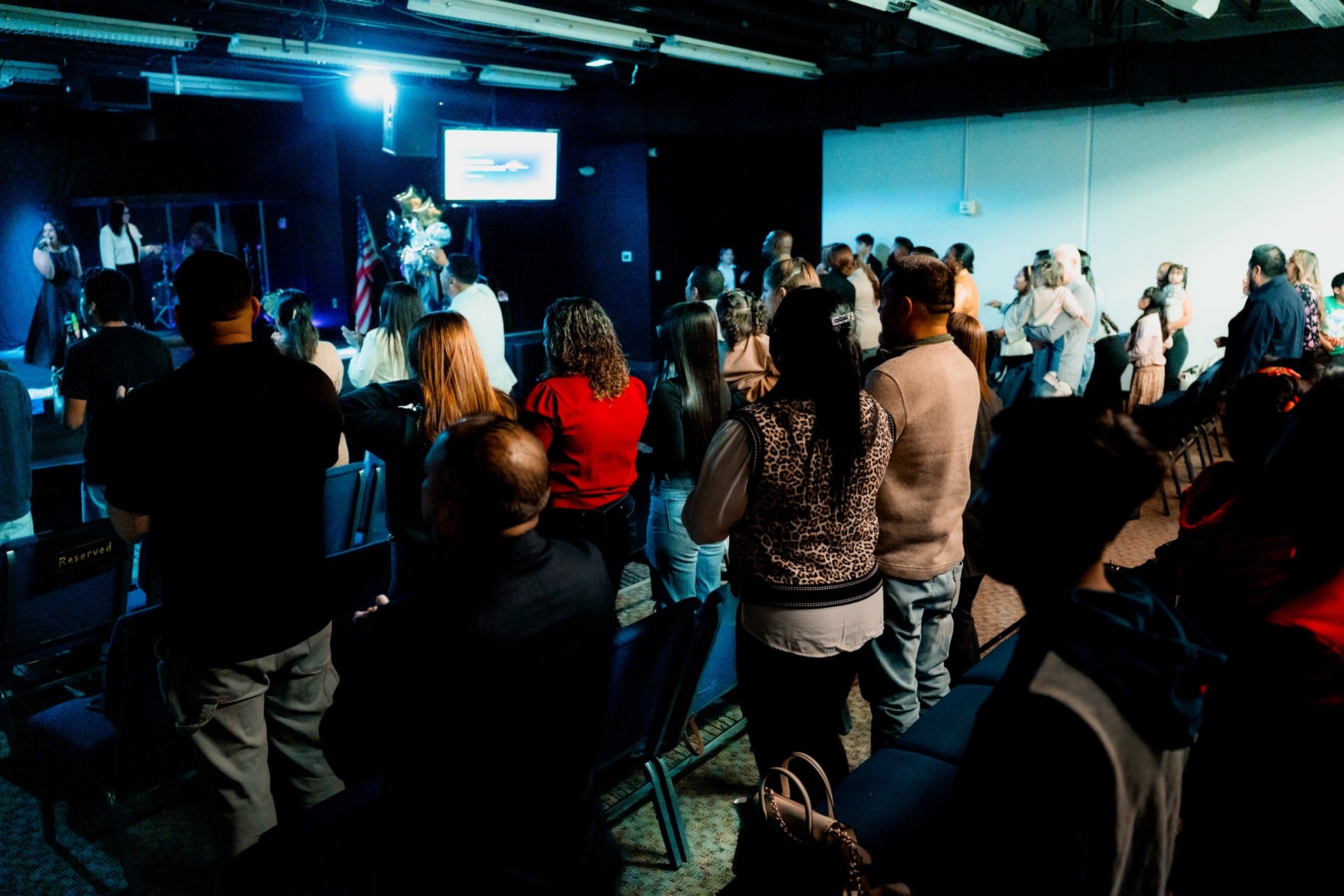 Congregación de Monte Sinai Marietta en adoración